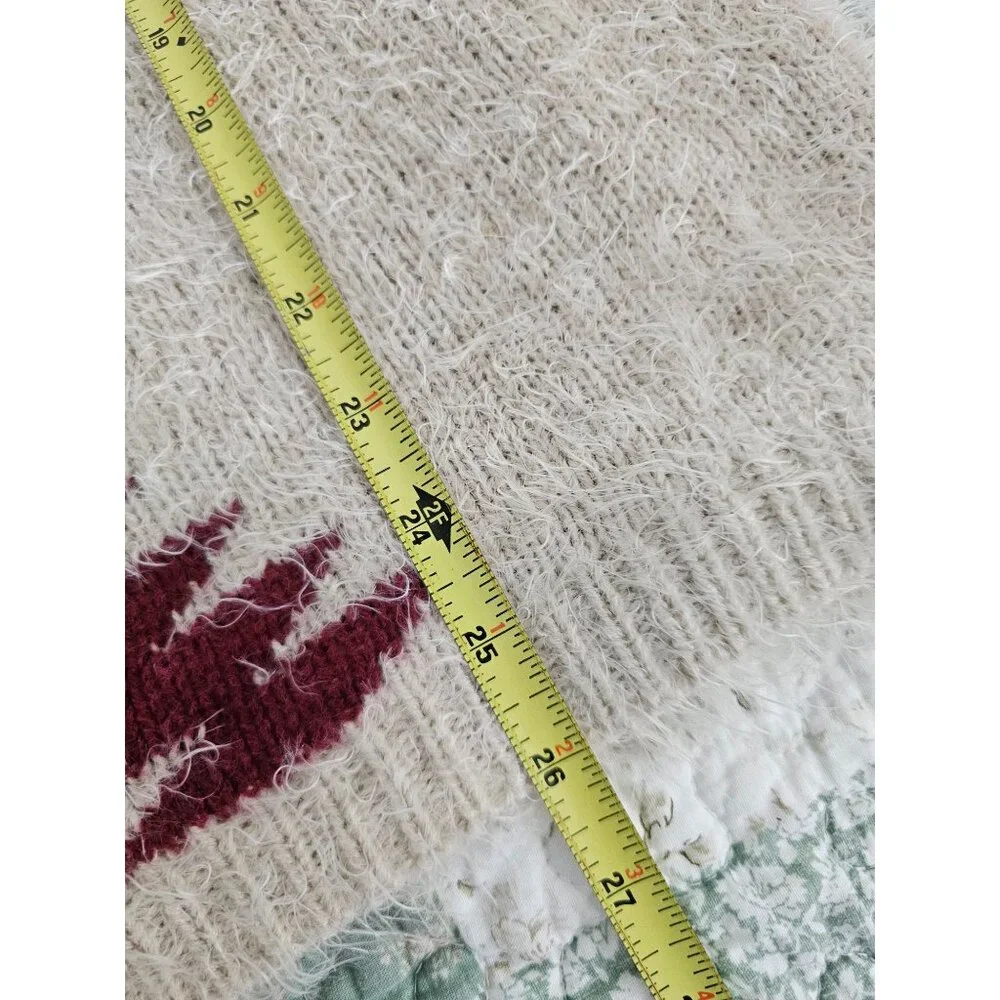 Tea n Rose Woman's Medium/Large Scoop‎ Neck Sweater